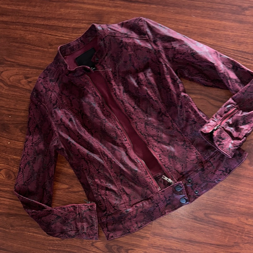Sanctuary Burgundy Snake Print Blazer with zippers and pockets size medium